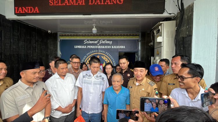 Wujud Kepedulian, Imipas Berikan Bantuan Sosial kepada Tahanan di Kalianda