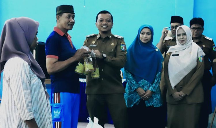 Bupati Pringsewu Salurkan Bantuan Pangan untuk Ratusan Warga Banyumas dan Margosari