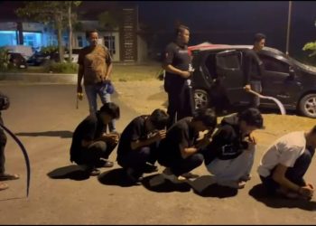Polisi Sita Celurit Raksasa dalam Kasus Tawuran Antar Geng di Pringsewu