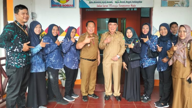 Kemensos Salurkan Bantuan ATENSI Rp1,07 Miliar di Tanggamus, Bupati: Wujud Kepedulian untuk Kelompok Rentan