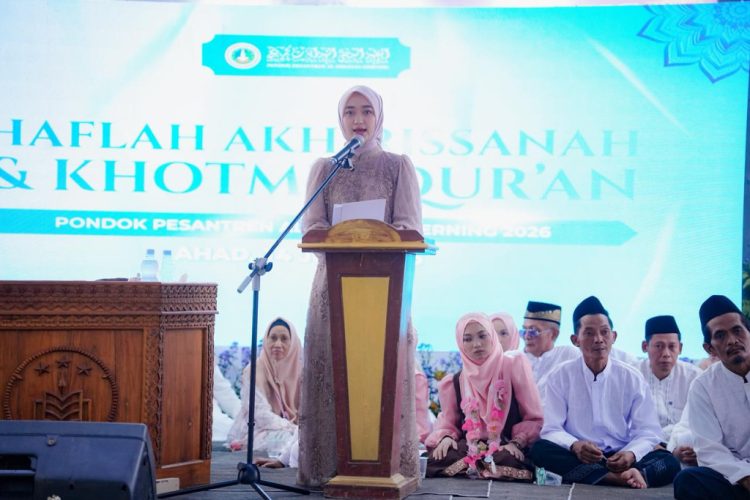 Hadiri Khotmil Qur’an, Jihan Nurlela Puji Dedikasi Ponpes Al-Hidayat Selama 37 Tahun