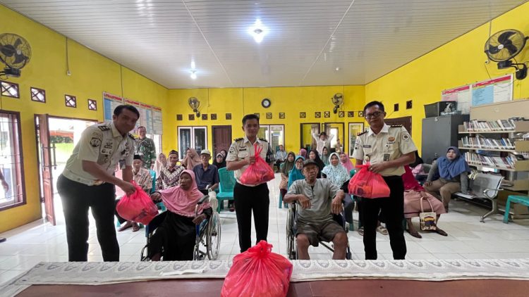 Bakti Sosial Lapas Kalianda, Ringankan Beban Warga di Sekitar Lapas