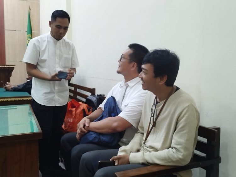 Sidang Putusan Kasus PT LEB Diserbu Penonton, Ruang PN Tanjungkarang Penuh Sesak
