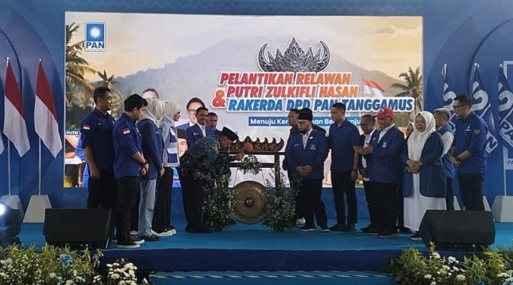 Bupati Saleh Asnawi Tegaskan PAN Berperan Penting dalam Pembangunan Tanggamus, Relawan Berprestasi Diguyur Umrah