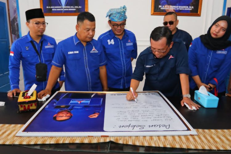 Resmikan Kantor DPC Demokrat Lampung Selatan, Herman Khaeron Pasang Target Besar di Pemilu 2029