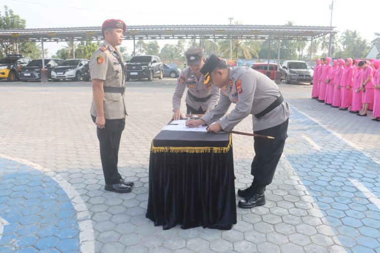 AKBP Toni Kasmiri Pimpin Kenaikan Pangkat 52 Personel dan Lantik Kasat Reskrim Baru Polres Lampung Selatan