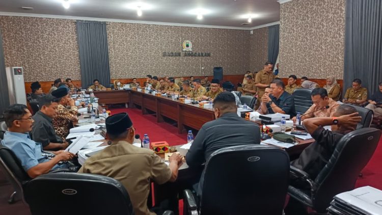 Merik Havit Pimpin Rapat Banggar Bahas Pertanggungjawaban Pelaksanaan APBD 2025
