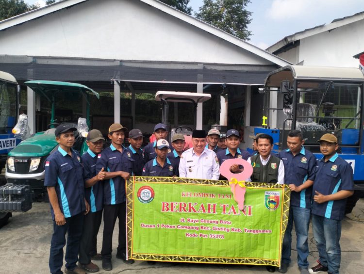 Modernisasi Pertanian Tanggamus Makin Diperkuat, Lima Kelompok Tani Terima Bantuan Alsintan