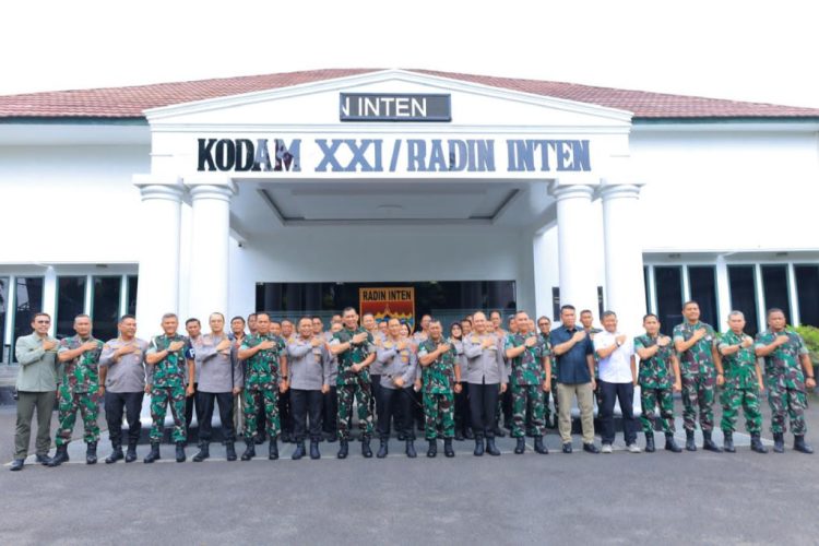 Irjen Helfi Assegaf dan Mayjen Kristomei Sianturi Perkuat Soliditas TNI-Polri di Lampung