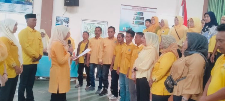 Usai Muscam, Ririn Kuswantari Resmi Kukuhkan Pengurus Partai Golkar Kecamatan Sukoharjo