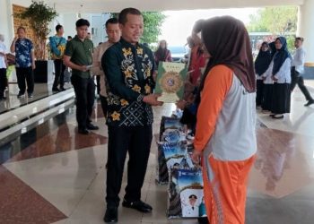 12 Siswa Pringsewu Berangkat ke Sekolah Rakyat Lampung, Bupati Titip Pesan Ini