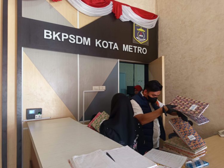 Petunjuk Jaksa Ditindaklanjuti, Polda Lampung Geledah Kantor BKPSDM Metro