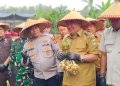 Kolaborasi Polres dan Petani Berbuah Manis, Bawang Putih Grade A Berhasil Dipanen di Ulubelu