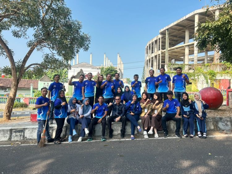 Kota Kalianda Makin Cantik, DPRD Lampung Selatan Kompak Gelar Aksi Bersih Lingkungan