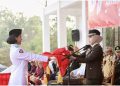 Pimpin Upacara Penurunan Bendera, Kajari Lampung Tengah Ingatkan Pentingnya Integritas