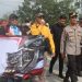 Momen Tak Biasa! Kapolres Lampung Selatan Ngobrol dan Minum Es Jeruk Bersama Pendemo