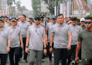 Gubernur Mirza Ikuti Gerak Jalan Sehat HUT ke-1 Kodam XXI/Radin Inten dan HUT ke-81 RI