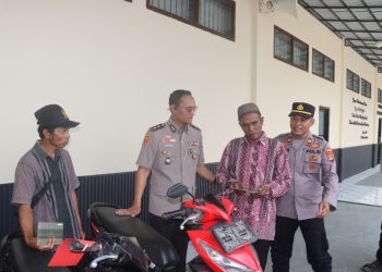 Motor Dicuri Berhasil Ditemukan, Kapolres Lampung Selatan Serahkan Langsung ke Korban