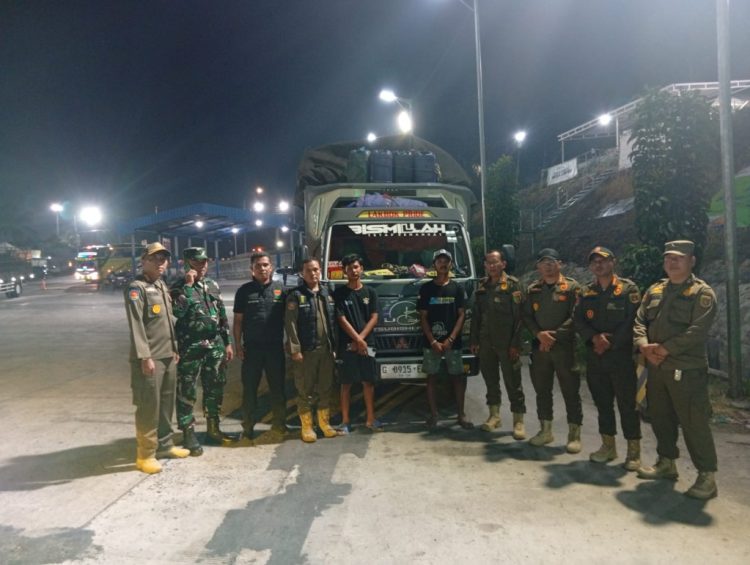 Bukan Operasi Tempur, Tim Alfa TNI Terjun dari Pesawat Demi Padamkan Hotspot Way Kambas