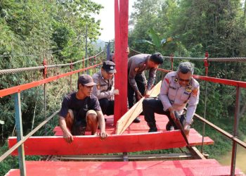 Rusak dan Bikin Warga Waswas, Jembatan Gantung Bumi Arum Kini Kembali Kokoh