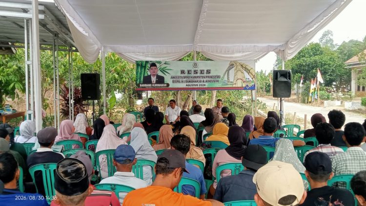 Reses Bambang Kurniawan di Adiluwih Diwarnai Cek Kesehatan Gratis dan Pembagian Bibit Alpukat
