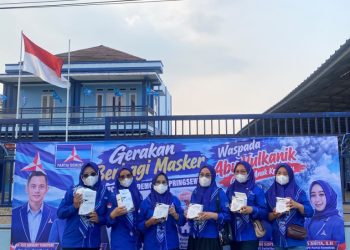 Peduli Warga Terdampak Abu Vulkanik, Demokrat Pringsewu Sebar 1.500 Masker