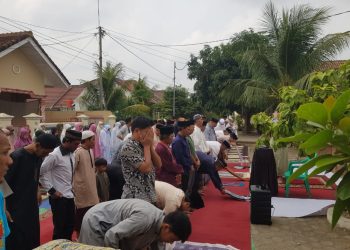 Kemarau Melanda, Warga Sukarame Gelar Sholat Istisqo Memohon Hujan