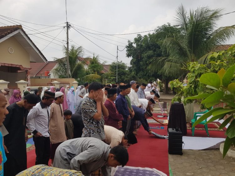 Kemarau Melanda, Warga Sukarame Gelar Sholat Istisqo Memohon Hujan