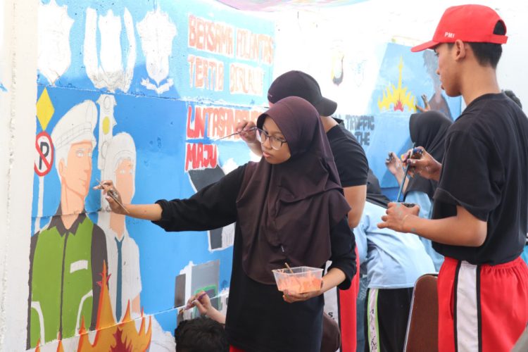 Pelajar SMA se-Kalianda Adu Kreativitas, Lomba Mural Digelar Polres Lampung Selatan