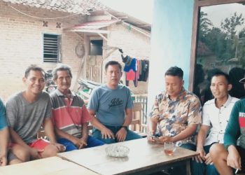 Listrik Nyambung dari Rumah ke Rumah, Warga Bulurejo Minta PLN Pasang Tiang