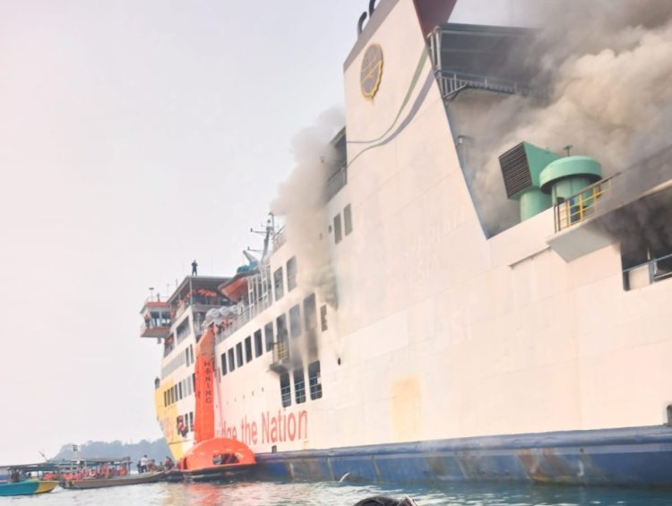 KMP Batumandi Terbakar di Dekat Pulau Merak Besar, Penyebab Belum Diketahui