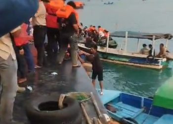 Api Muncul di Dek Kendaraan, KMP Batumandi Terbakar di Perairan Merak