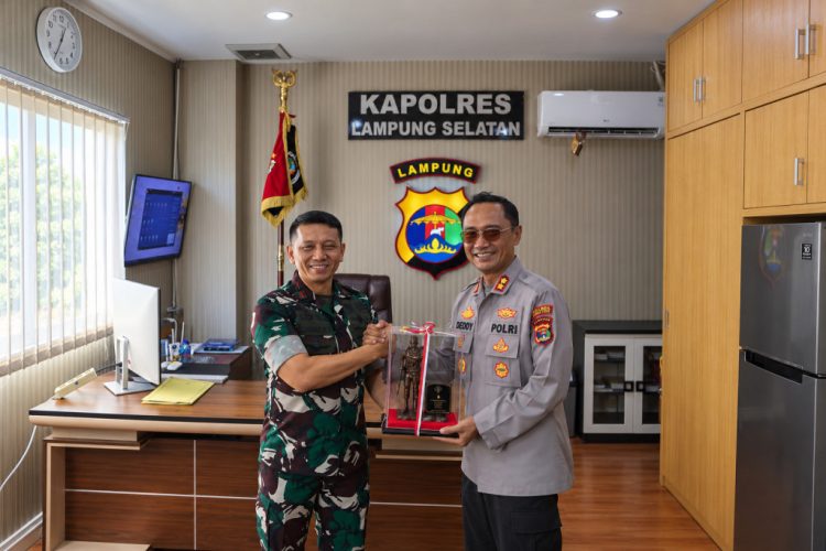 TNI-Polri Makin Solid, Danrem 043/Gatam Kunjungi Mapolres Lampung Selatan