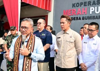 Zulhas Tinjau Koperasi Merah Putih di Natar, Dorong Produk UMKM Tembus Pasar Lebih Luas